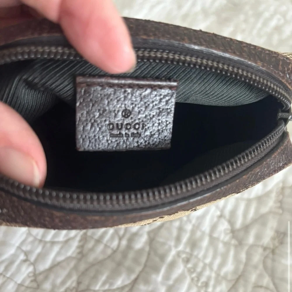 🎈SOLD🎈Gucci Monogram Pouch - Picture 2 of 7